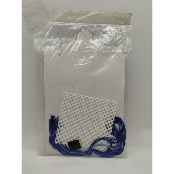 Needlecraft Exclusive Kit - Fridge Magnet - Teapot - March 1995 - Picture 2 of 3